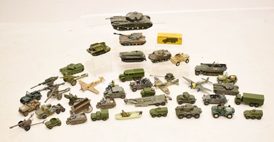 Lot 424 - Mixed quantity of loose Britains and Dinky Toys military vehciles