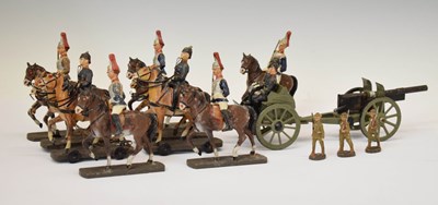 Lot 411 - Attributed to Elastolin - Group of military figures on horseback