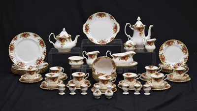 Lot 516 - Royal Albert 'Old Country Roses' part dinner/tea service