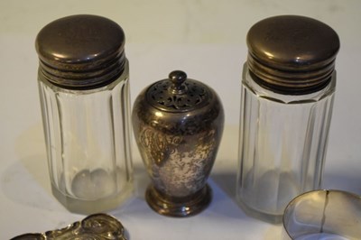 Lot 129 - Quantity of silver items to include Victorian pepperette