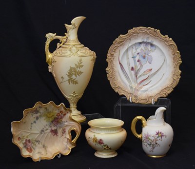 Lot 475 - Four pieces of Worcester porcelain