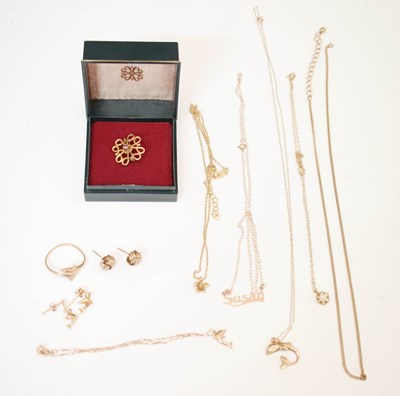 Lot 136 - Small quantity of gold, yellow metal and gold plated jewellery