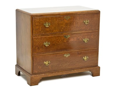 Lot 723 - Oak three-drawer chest