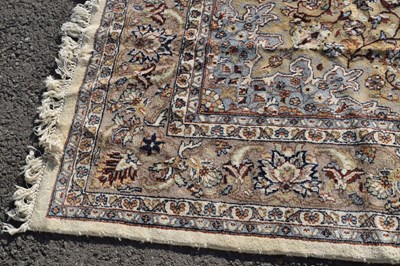 Lot 421 - Large Middle Eastern (Persian) design wool rug or carpet