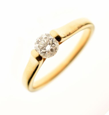 Lot 1 - Diamond solitaire 18ct gold ring