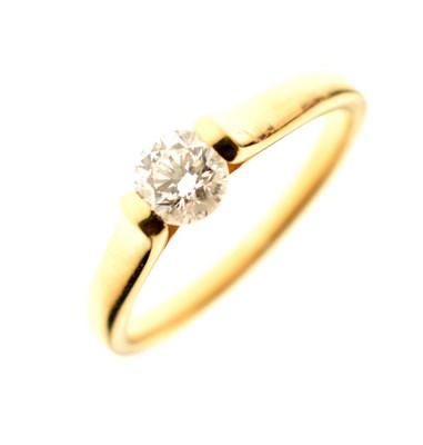 Lot 1 - Diamond solitaire 18ct gold ring