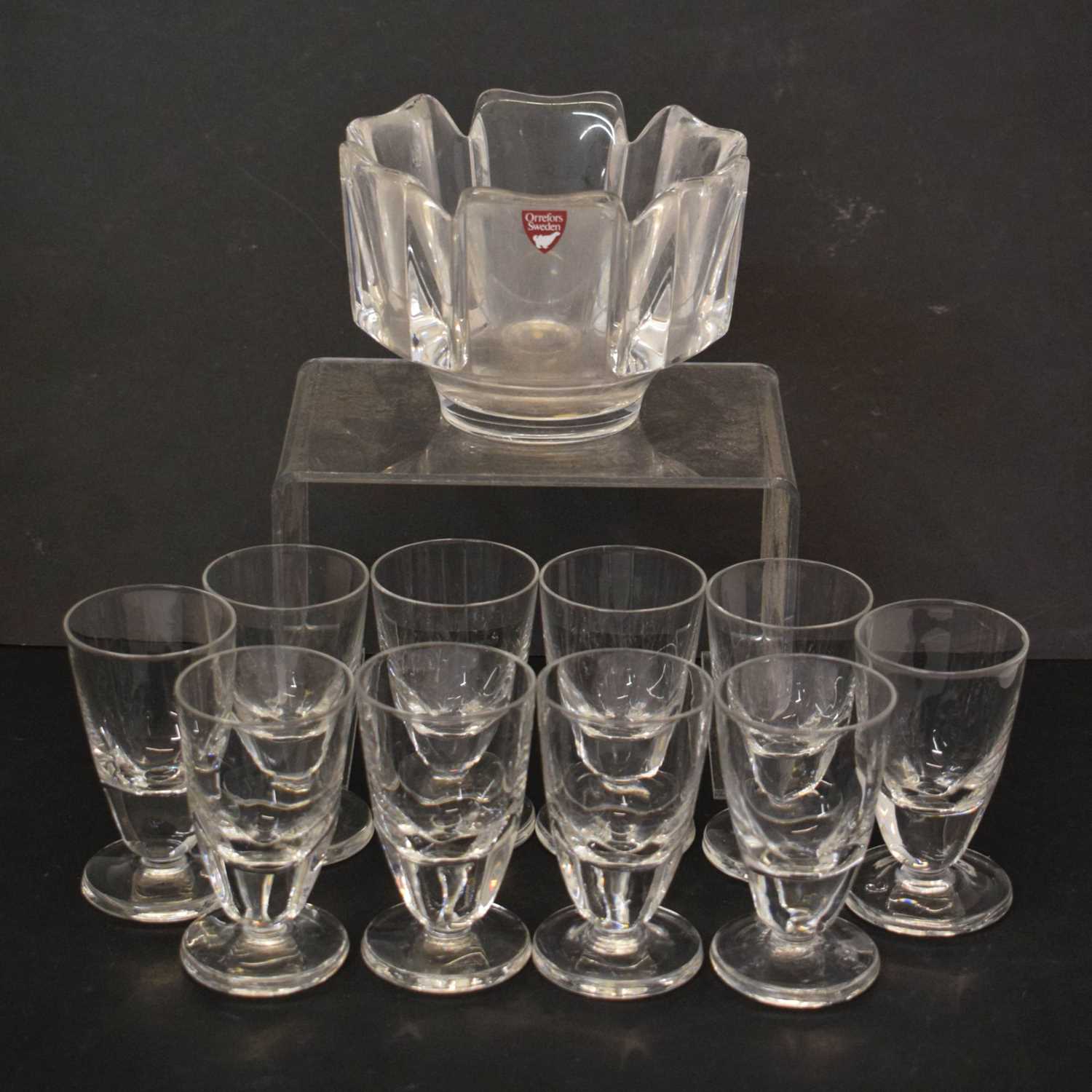 Lot 532 - Lars Hellsten for Orrefors, Sweden - Clear glass 'Corona' bowl
