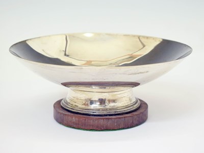 Lot 274 - Elizabeth II silver pedestal dish