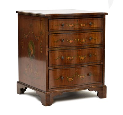 Lot 495 - Serpentine fronted chest of four drawers