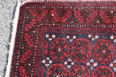 Lot 14 - Diamond cluster 9ct gold ring