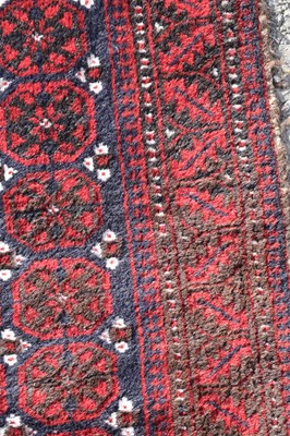 Lot 14 - Diamond cluster 9ct gold ring