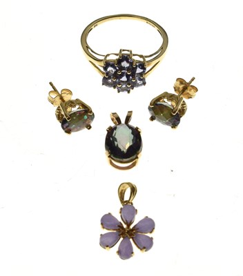 Lot 129 - Mystic topaz 14ct gold pendant and earrings, etc