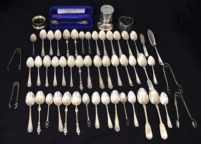 Lot 195 - Large collection of mainly 20th century silverware