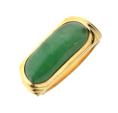 Lot 37 - Jade 18ct yellow gold ring