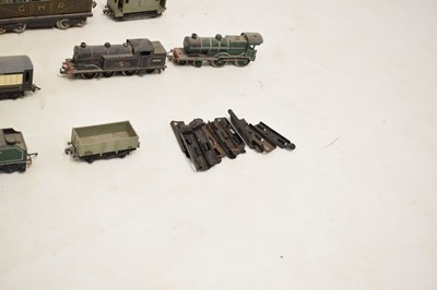 Lot 468 - Assorted 'O' gauge railway trainset tinplate carriages