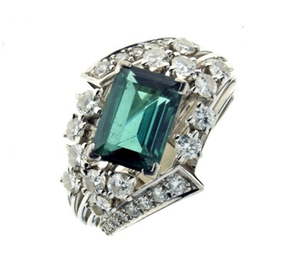 Lot 23 - Green tourmaline and diamond cluster ring