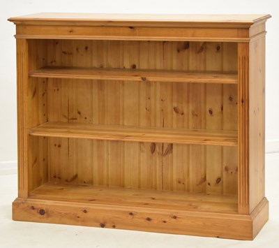 Lot 716 - Large modern pine bookcase