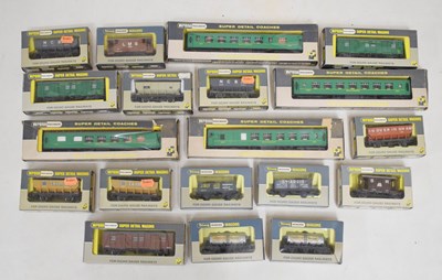 Lot 449 - Wrenn Railways - Quantity of boxed wagons and carriages