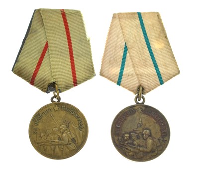 Lot 418 - USSR / Russian medals Defence of Leningrad and Defence of Stalingrad