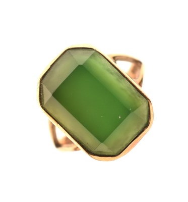 Lot 35 - 9ct gold dress ring set green hardstone