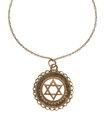 Lot 91 - Star of David 9ct gold pendant