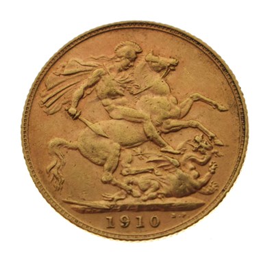 Lot Edwardian VII gold sovereign, 1910