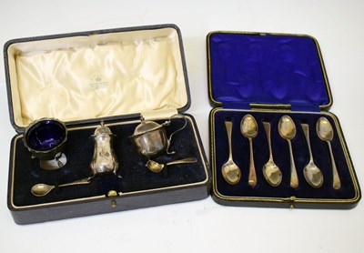 Lot 215 - George V cased three-piece silver cruet by Mapin & Webb