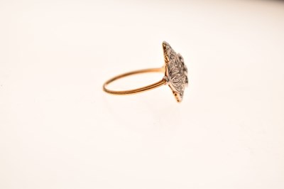 Lot 21 - Edwardian-style diamond cluster ring