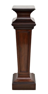 Lot 730 - Early 20th century mahogany torchère