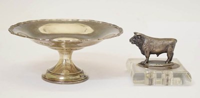 Lot 270 - Silver mounted glass desk paperweight modelled as a bull, and a George V silver pedestal bowl