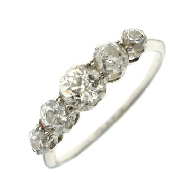 Lot 1 - Early 20th century diamond five stone platinum ring