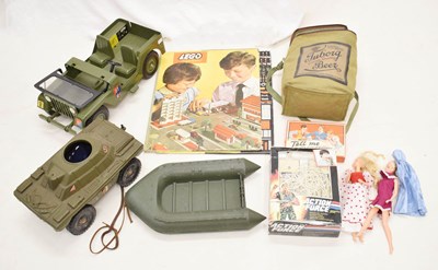 Lot 423 - Action Man - Four vintage Palitoy by Hasbro action figures and accessories