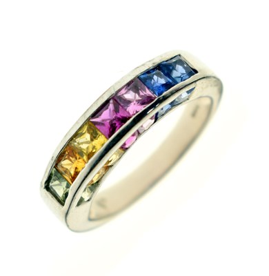 Lot 35 - Fancy-coloured sapphire 9ct white gold dress ring