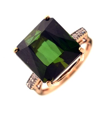 Lot 58 - 9ct gold, green tourmaline (12ct) and diamond ring