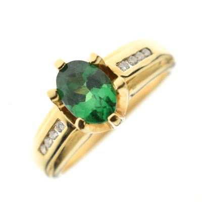 Lot 60 - 18ct gold, Kenyan Tsavorite (0.9ct) and diamond ring