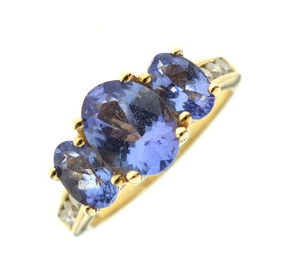 Lot 24 - Tanzanite and diamond 18ct gold ring