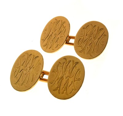 Lot 32 - Pair of 18ct yellow gold bar link cufflinks