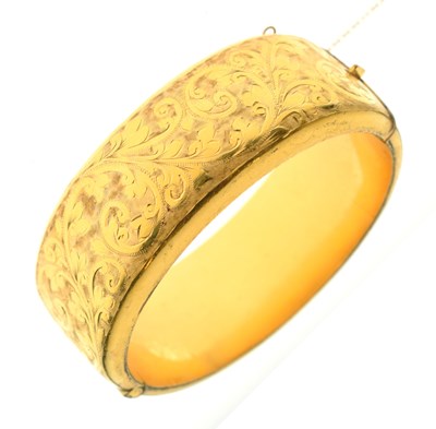 Lot 173 - '9ct metal core' snap bangle