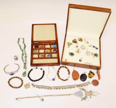 Lot 206 - Collection of hardstone and other jewellery