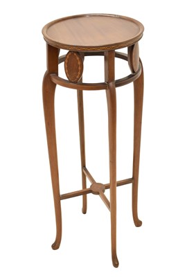 Lot 637 - Early 20th century inlaid mahogany plantstand