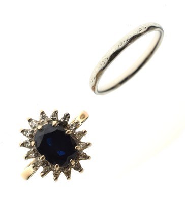 Lot 78 - Sapphire and diamond cluster 18ct gold ring