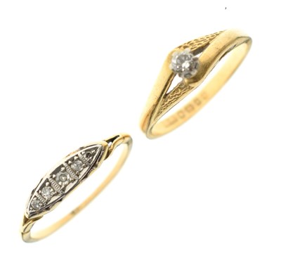 Lot 75 - 18ct gold single-stone diamond ring