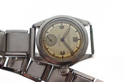 Lot 58 - Rolex - Gentleman's early 20th century mid-size Oyster Royal bracelet watch