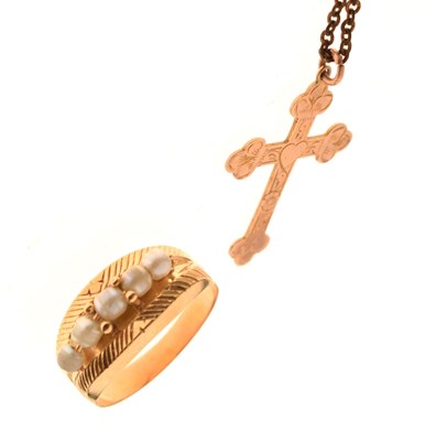 Lot 193 - Freshwater pearl yellow metal ring, and '9ct' yellow metal cross pendant