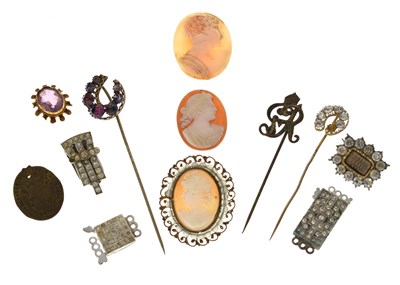 Lot 201 - Small collection of jewellery