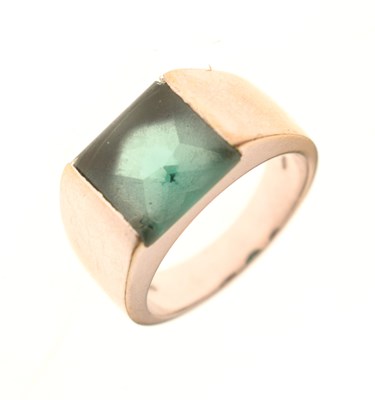 Lot 48 - Green tourmaline 18ct white gold ring