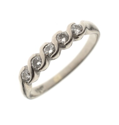 Lot 13 - 18ct five-stone diamond ring