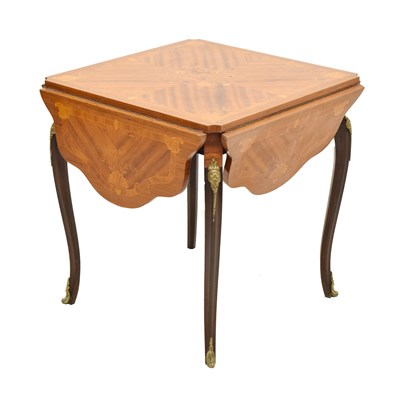 Lot 644 - 20th century Sorrento inlaid kingwood occasional table