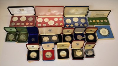 Lot 317 - Quantity of mint proof coins to include Franklin Mint year sets, etc