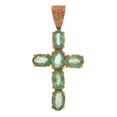 Lot 137 - 9ct gold emerald cross pendant